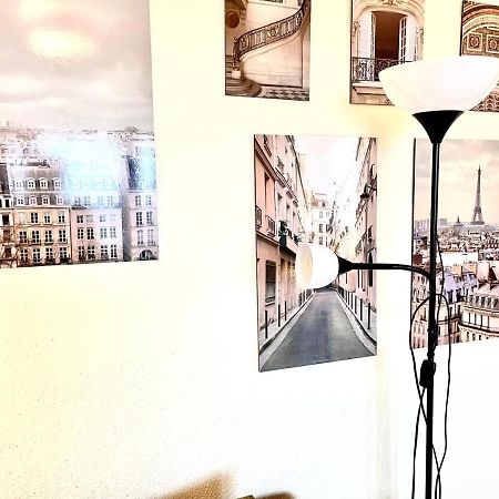 Panoramic Lil' Paris Apartment Bucharest Exterior photo