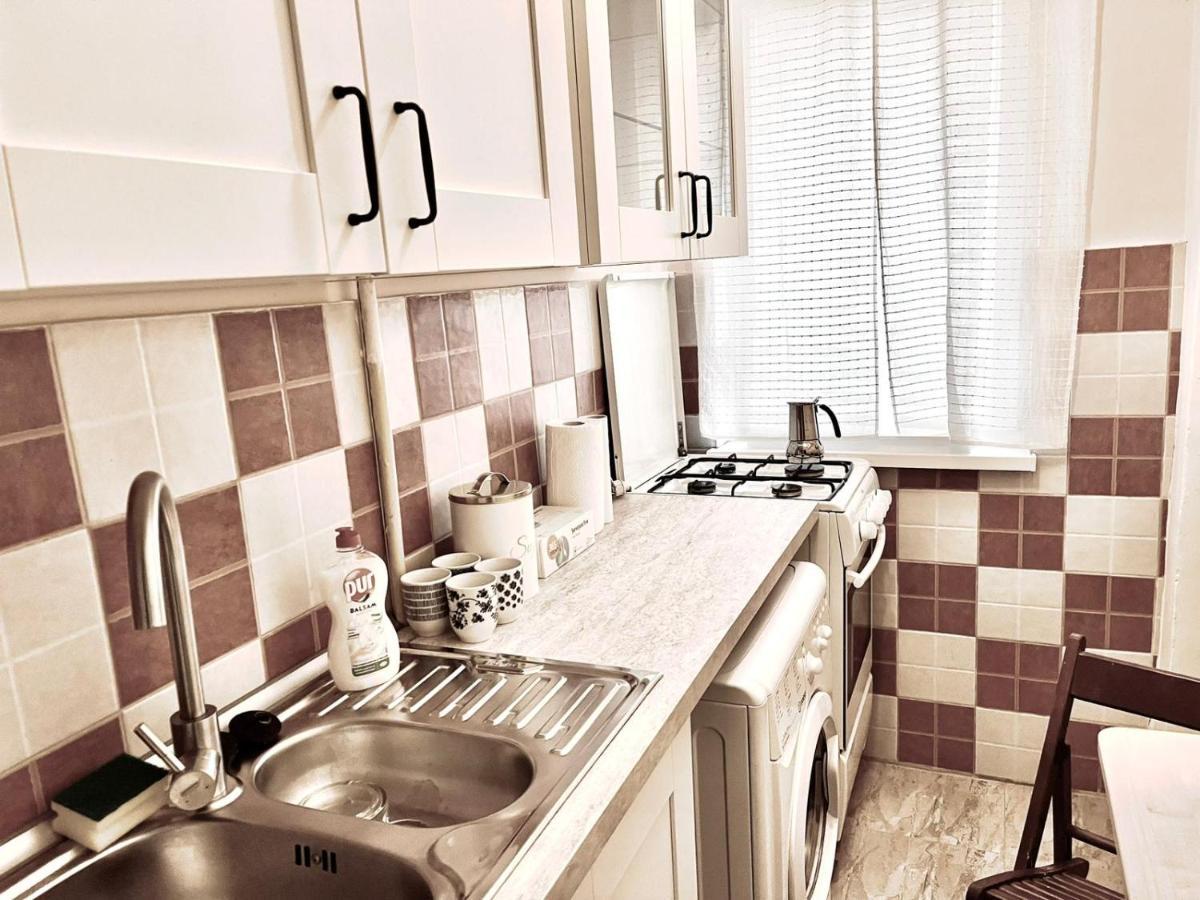 Panoramic Lil' Paris Apartment Bucharest Exterior photo