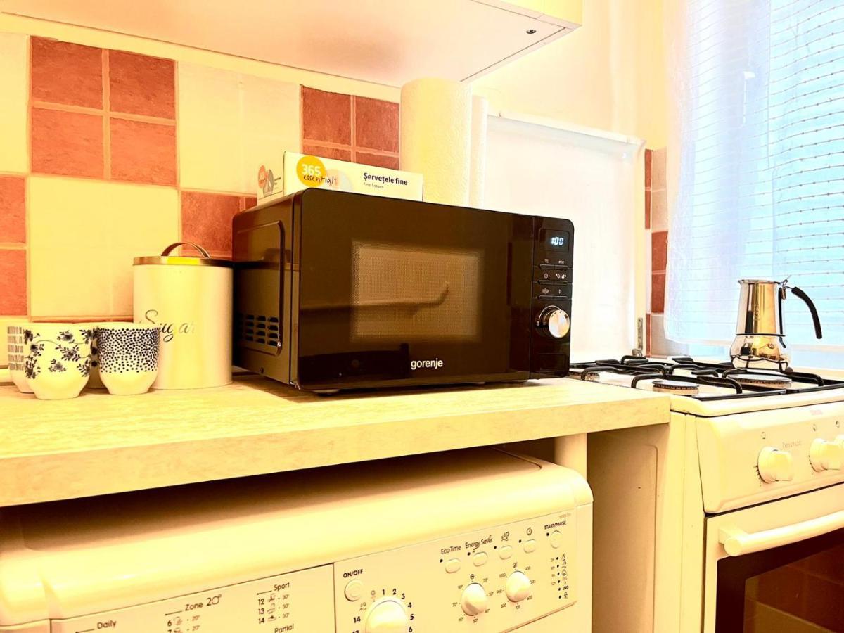 Panoramic Lil' Paris Apartment Bucharest Exterior photo